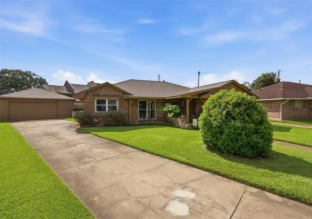 Photo 2 of Single family home for sale at 8535 Dover St, Houston, TX 77061 | MLS# 86534112 | Listing updated on 2026-09-11