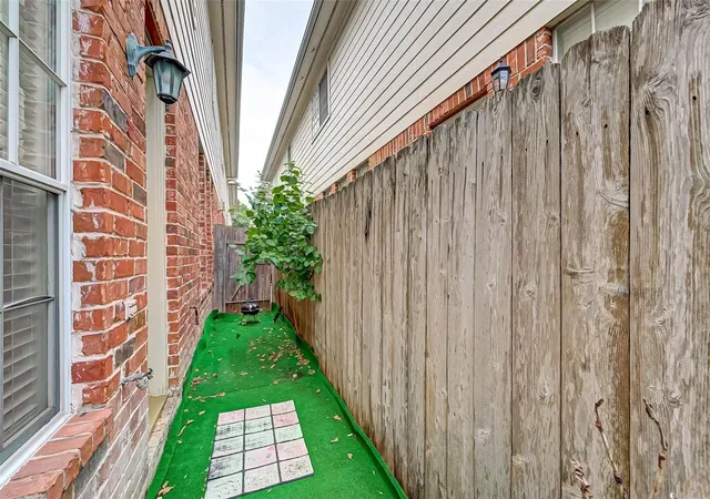 27th image of 5917 Dolores St #D, Houston, TX 77057 | MLS# 13103219