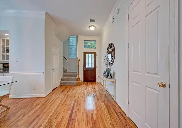 3rd image of 5917 Dolores St #D, Houston, TX 77057 | MLS# 13103219