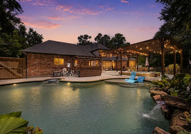Photo 2 of Sale Pending at 9010 Willow Springs Ln, Conroe, TX 77302 | MLS# 75910716 | Listing updated on 2026-09-15