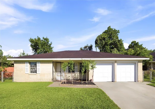 1st image of 211 Estelle Cir, Texas City, TX 77591 | MLS# 79912804