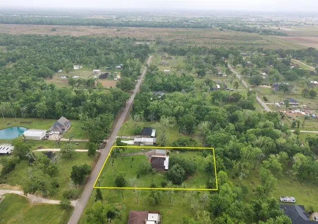 Photo 3 of Single family home for sale at 308 County Rd 893b, Angleton, TX 77515 | MLS# 64099600 | Listing updated on 2026-09-16