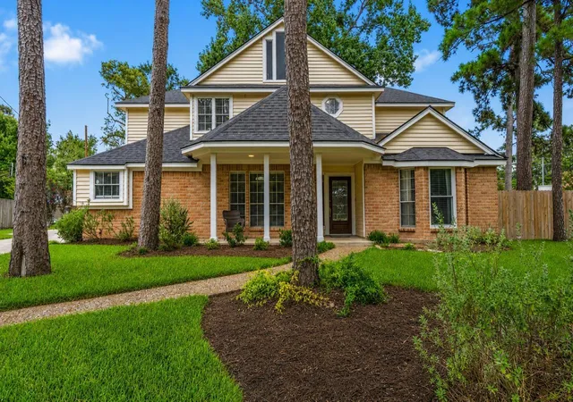 Photo 1 of Sale Pending at 27806 Heather Ct, Conroe, TX 77385 | MLS# 75413975 | Listing updated on 2026-08-15