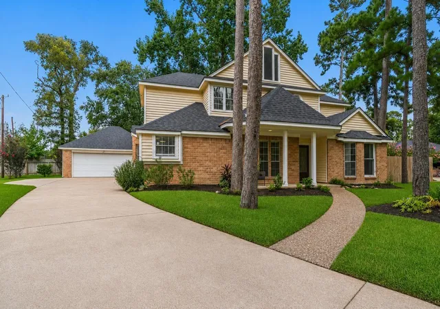 Photo 2 of Sale Pending at 27806 Heather Ct, Conroe, TX 77385 | MLS# 75413975 | Listing updated on 2026-08-15