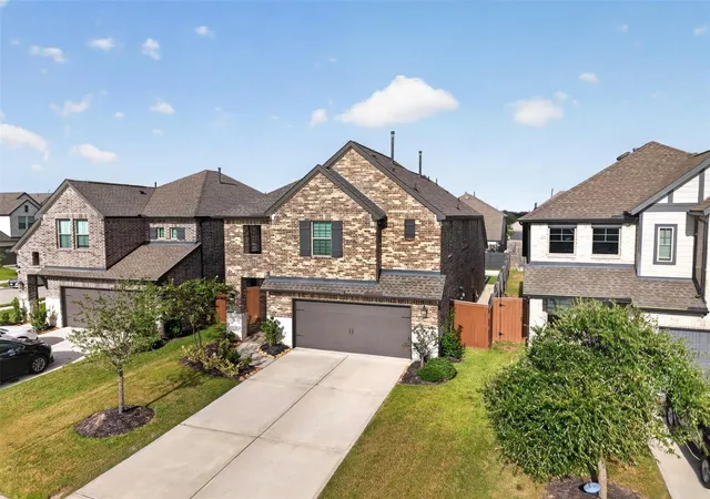 Photo 2 of Single family home for sale at 7007 Prairie Hts Dr, Katy, TX 77493 | MLS# 18973919 | Listing updated on 2026-09-21