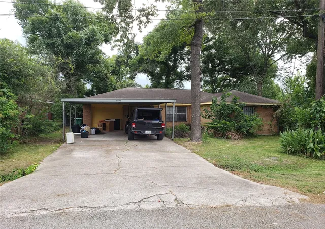 Photo 2 of Single family home for sale at 5902 Leon St, Houston, TX 77009 | MLS# 74990153 | Listing updated on 2026-09-09