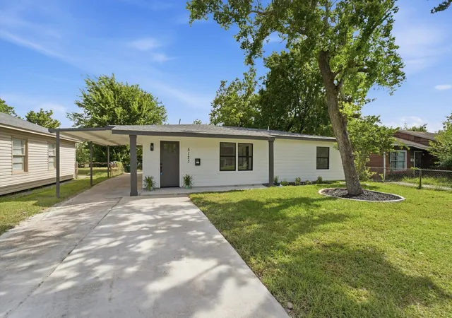 2nd image of 5123 Willow Glen Dr, Houston, TX 77033 | MLS# 52431107