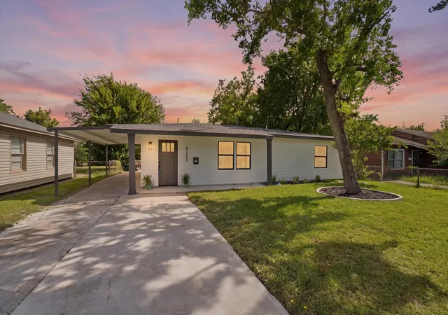 3rd image of 5123 Willow Glen Dr, Houston, TX 77033 | MLS# 52431107