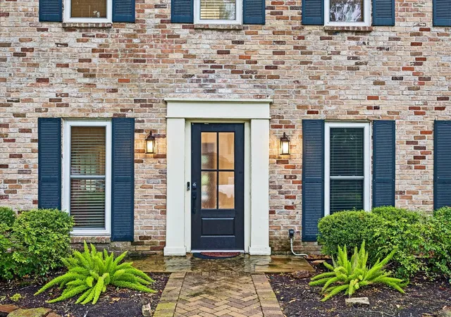 2nd image of 14810 Chadbourne Dr, Houston, TX 77079 | MLS# 77693207