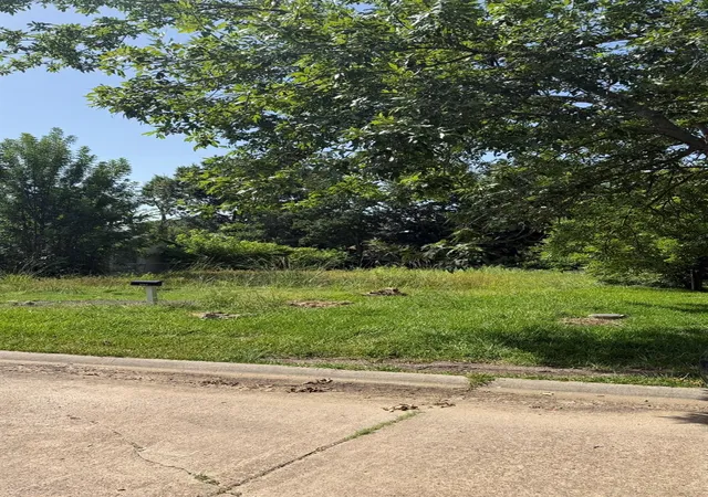 2nd image of 601 Maple Ave, Pasadena, TX 77506 | MLS# 87130745