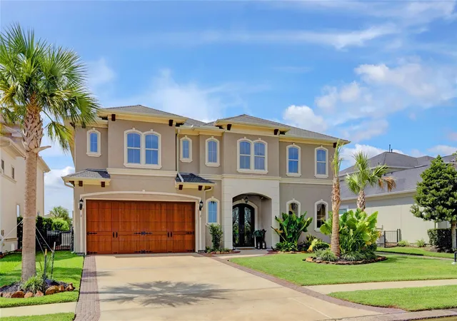 Photo 3 of Single family home for sale at 729 Pegasus Ln, League City, TX 77573 | MLS# 75994084 | Listing updated on 2026-09-01