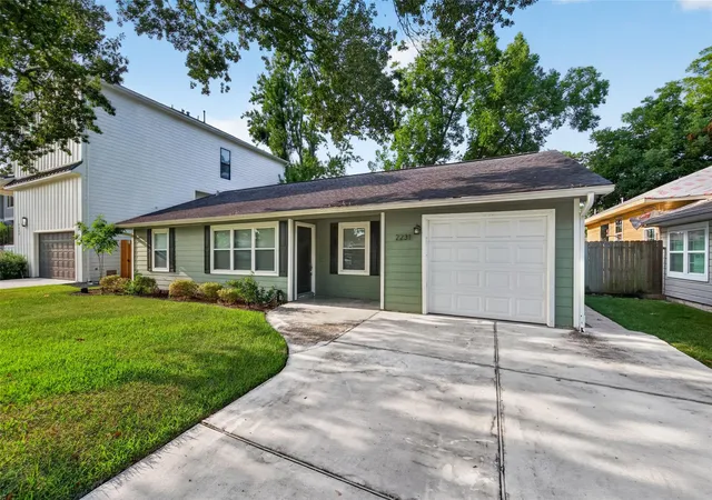 2nd image of 2231 Saxon Dr, Houston, TX 77018 | MLS# 23178601