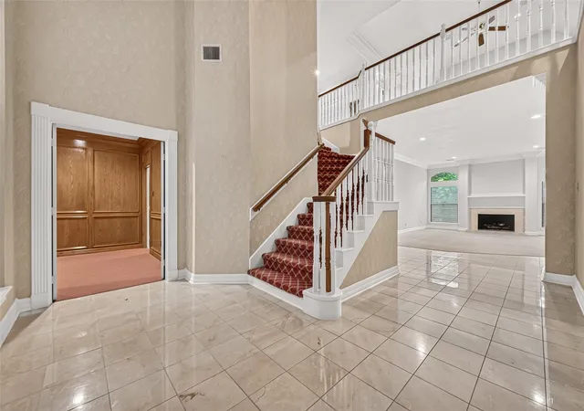 Photo 3 of Single family home for sale at 919 Ivy Pkwy Dr, Houston, TX 77077 | MLS# 97195158 | Listing updated on 2026-08-13