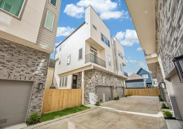 36th image of 1405 W 21st St #A, Houston, TX 77008 | MLS# 9963614
