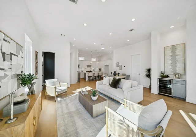 5th image of 1405 W 21St St #A, Houston, TX 77008 | MLS# 9963614