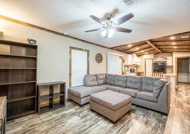 image of 6502 Wagontree Trl, Athens, TX 75751 | MLS# 83391140