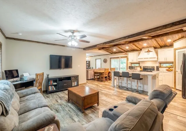 image of 6502 Wagontree Trl, Athens, TX 75751 | MLS# 83391140