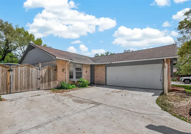 Photo 1 of Single family home for sale at 16643 Seawolf Dr, Houston, TX 77062 | MLS# 43337827 | Listing updated on 2026-08-14