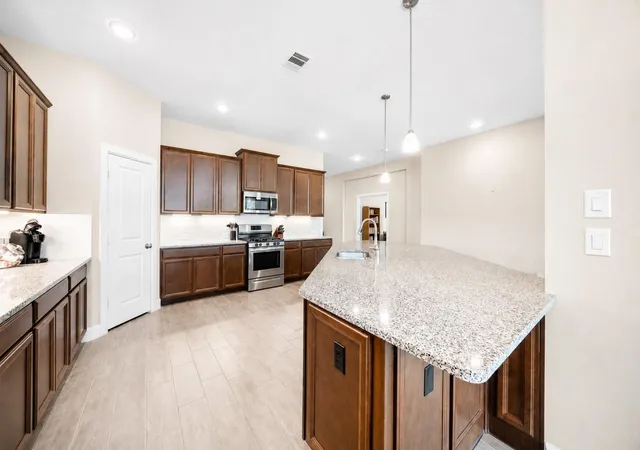 5th image of 6922 Goldstrum Wy, Katy, TX 77493 | MLS# 33881342