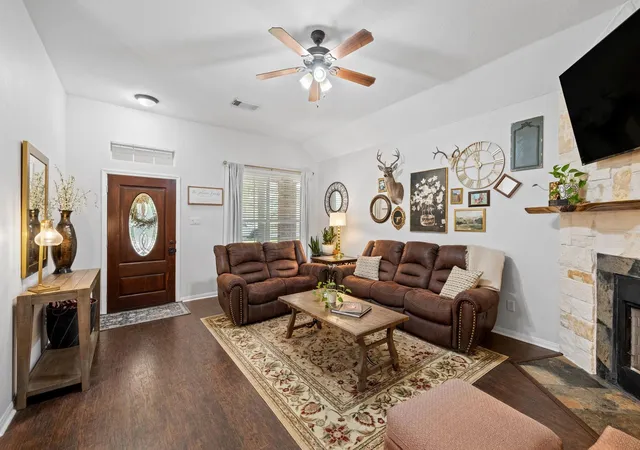 Photo 2 of Single family home for sale at 11366 Glenforest Dr, Montgomery, TX 77356 | MLS# 26626472 | Listing updated on 2026-09-18