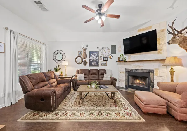 Photo 3 of Single family home for sale at 11366 Glenforest Dr, Montgomery, TX 77356 | MLS# 26626472 | Listing updated on 2026-09-18