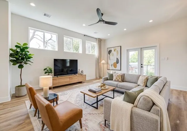 1st image of 1928 Gregg St, Houston, TX 77020 | MLS# 28702428