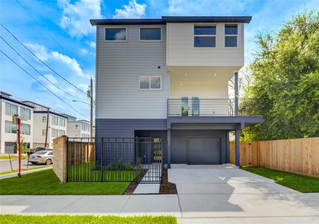 2nd image of 1928 Gregg St, Houston, TX 77020 | MLS# 28702428