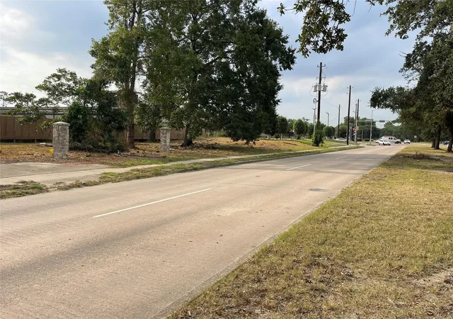 2nd image of 00 T C Jester Blvd, Houston, TX 77091 | MLS# 79525971