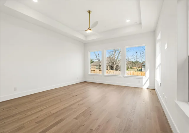 Photo 4 of Single family home for sale at 33003 Fulshear Rose Ct, Fulshear, TX 77441 | MLS# 12595919 | Listing updated on 2026-08-14