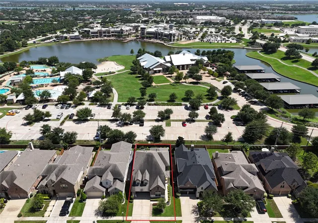 Photo 3 of Single family home for sale at 17915 Olde Oaks Est Ct, Cypress, TX 77433 | MLS# 60855829 | Listing updated on 2026-09-10