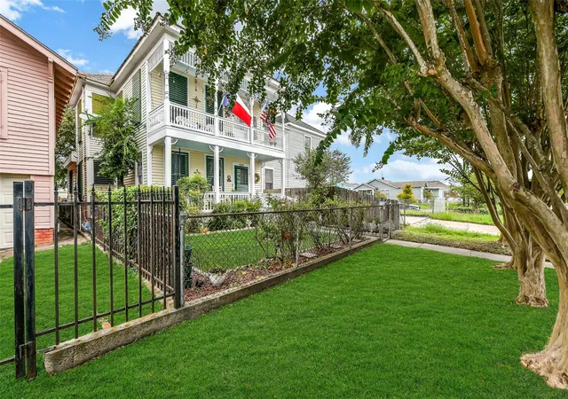 2nd image of 4506 Avenue K, Galveston, TX 77551 | MLS# 6771961