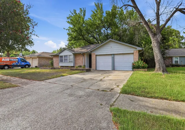Photo 2 of Single family home for sale at 4118 Pinebridge Ln, Spring, TX 77388 | MLS# 3852967 | Listing updated on 2026-09-18