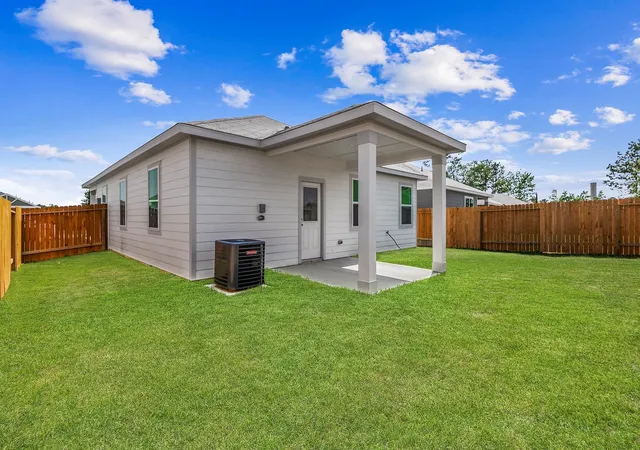 Photo 2 of Single family home for sale at 16467 Honeysuckle Hl Dr, Conroe, TX 77303 | MLS# 86176514 | Listing updated on 2026-08-15