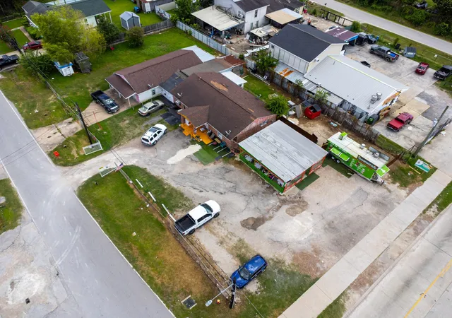 Photo 3 of Sale Pending at 13908 Garber Ln, Houston, TX 77015 | MLS# 67903175 | Listing updated on 2026-09-17