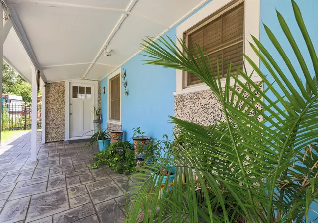 3rd image of 710 W Virginia St, Houston, TX 77076 | MLS# 87365470