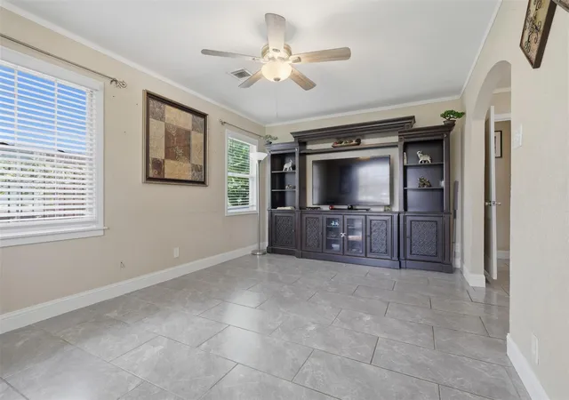 4th image of 710 W Virginia St, Houston, TX 77076 | MLS# 87365470