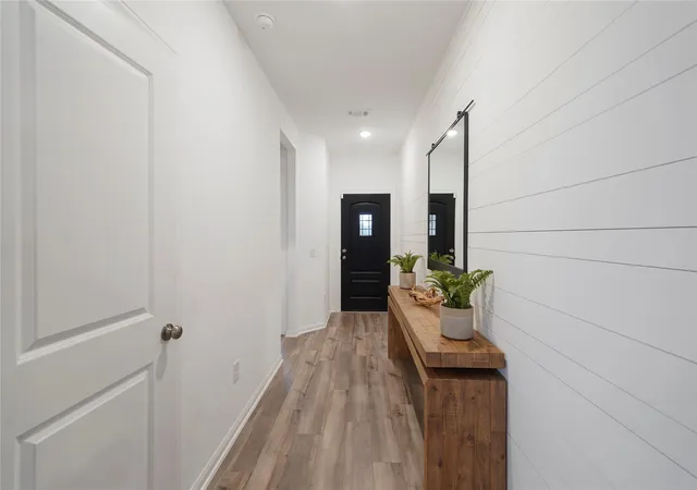 2nd image of 111 Gusto Cvs, Sugar Land, TX 77469 | MLS# 90174844