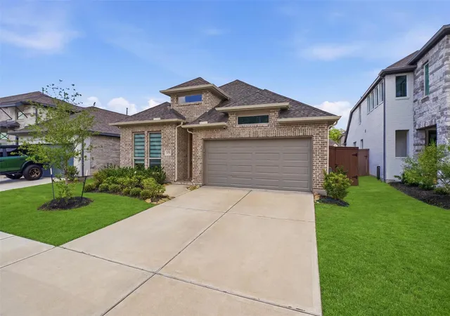 Photo 2 of Single family home for sale at 16719 Williams Gully Trl, Humble, TX 77346 | MLS# 56253890 | Listing updated on 2026-09-13