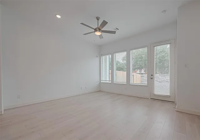 4th image of 8927 Grovner Pl, Houston, TX 77055 | MLS# 38477611