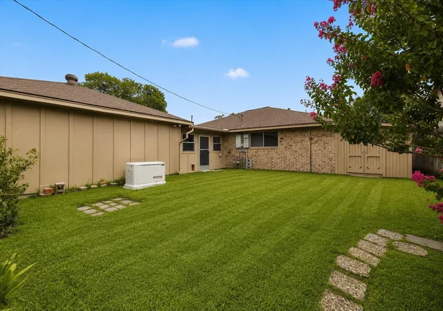 27th image of 6002 Weeping Willow Rd, Houston, TX 77092 | MLS# 56604870