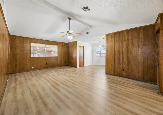 5th image of 6002 Weeping Willow Rd, Houston, TX 77092 | MLS# 56604870