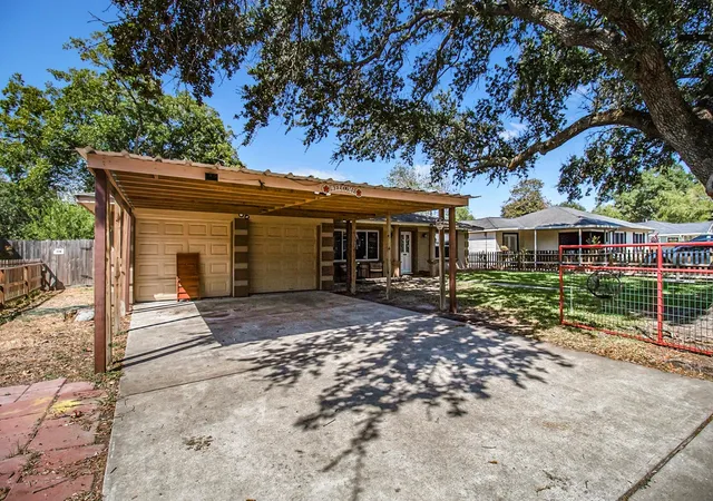 Photo 2 of Single family home for sale at 110 William Ave, Baytown, TX 77520 | MLS# 63070516 | Listing updated on 2026-08-13