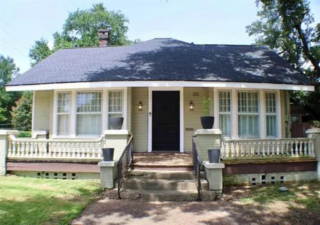 3rd image of 233 N 7Th St, Beaumont, TX 77702 | MLS# 44005386