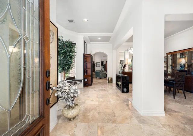 Photo 3 of Single family home for sale at 195 Oarwood Pl, Spring, TX 77389 | MLS# 25709846 | Listing updated on 2026-09-13