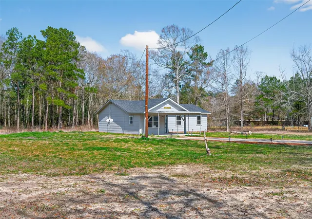 Photo 3 of Sale Pending at 140 Marie St, Shepherd, TX 77371 | MLS# 98671340 | Listing updated on 2026-09-20