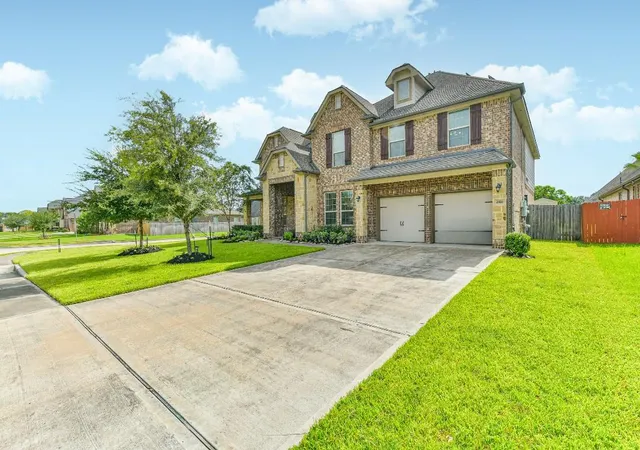 2nd image of 2811 Afton Dr, Pearland, TX 77581 | MLS# 71750253