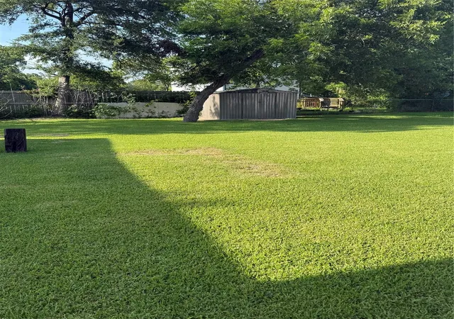 2nd image of 720 Austin St, Clute, TX 77531 | MLS# 62109851