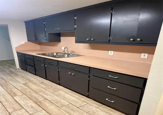 4th image of 720 Austin St, Clute, TX 77531 | MLS# 62109851