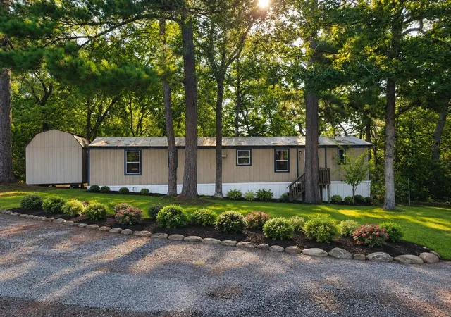 1st image of 190 Michaels Ln, Huntsville, TX 77320 | MLS# 53161881