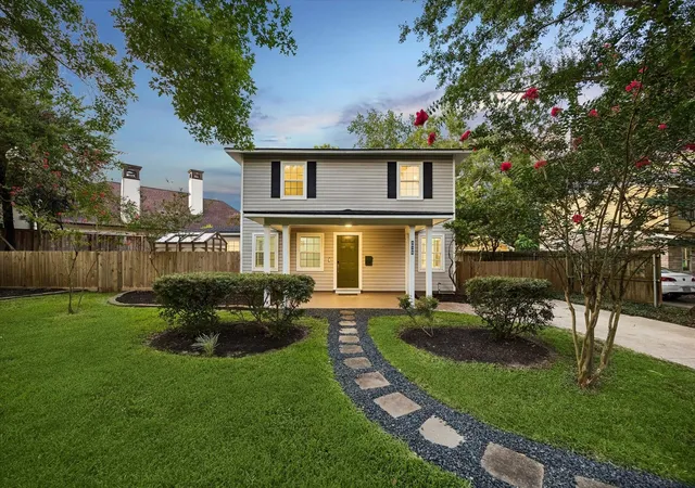 Photo 1 of Single family home for sale at 858 Azalea St, Houston, TX 77018 | MLS# 7815055 | Listing updated on 2026-09-13